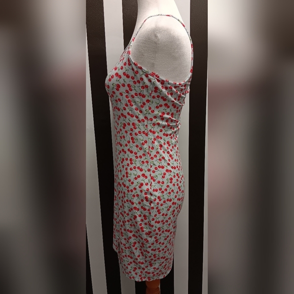 Cherry print rue21 dress - Picture 8 of 9